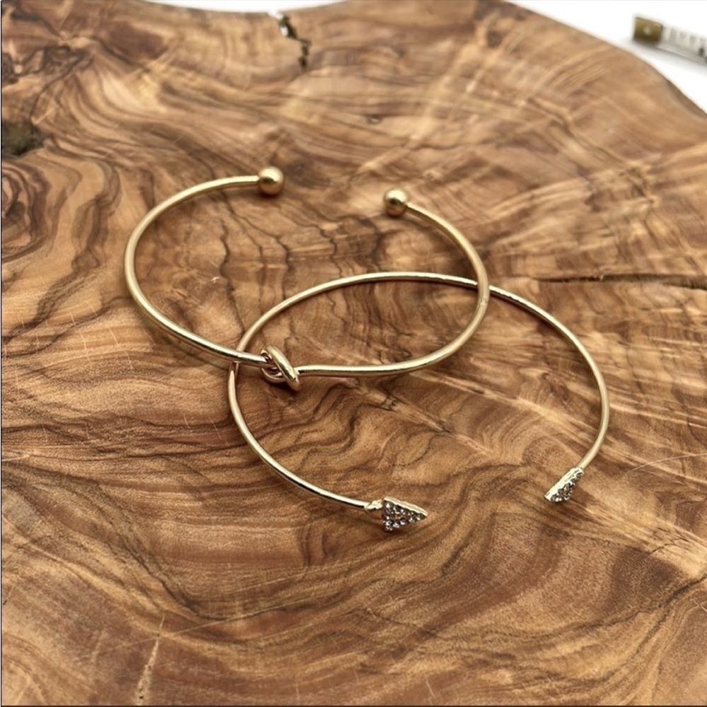 FOUR PIECE Southwest Goldtone Bracelets - Picture 2 of 4